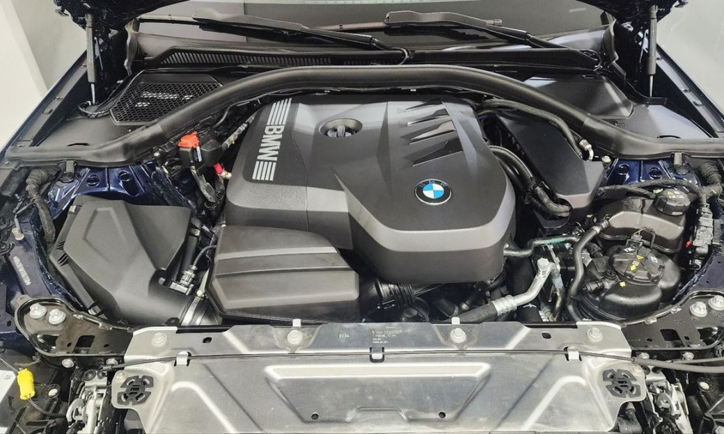 BMW 3-Series 320i M Sport, 2025