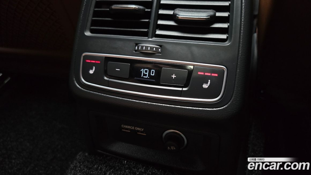 Audi A4 40 TFSI Premium, 2023