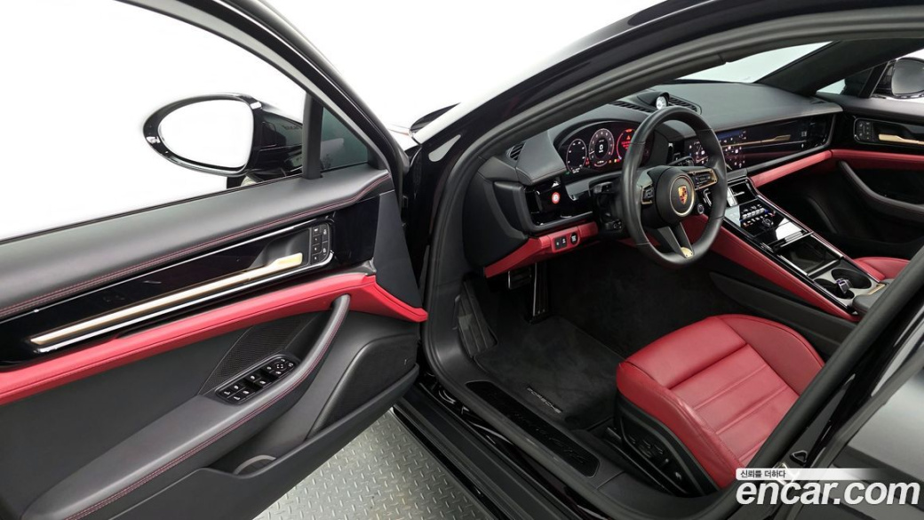 Porsche Panamera 4.0 GTS, 2025