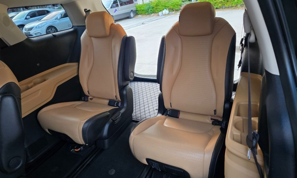 Kia Carnival 9-Seater Signature, 2023