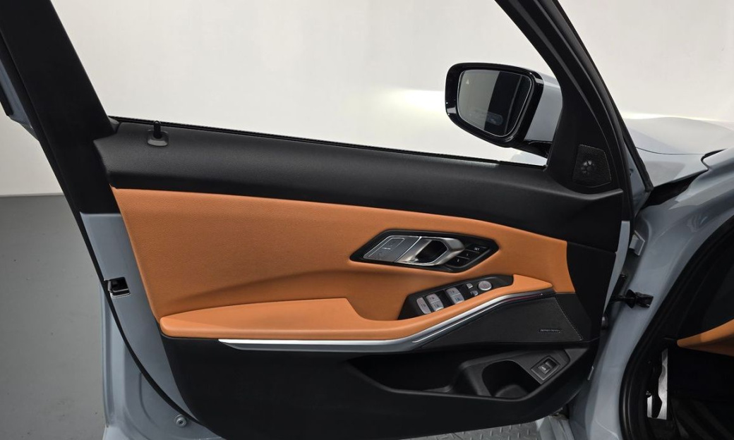 BMW 3-Series 320i M Sport, 2023