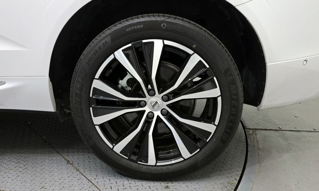 Volvo XC60 B6 Ultimate Bright, 2024