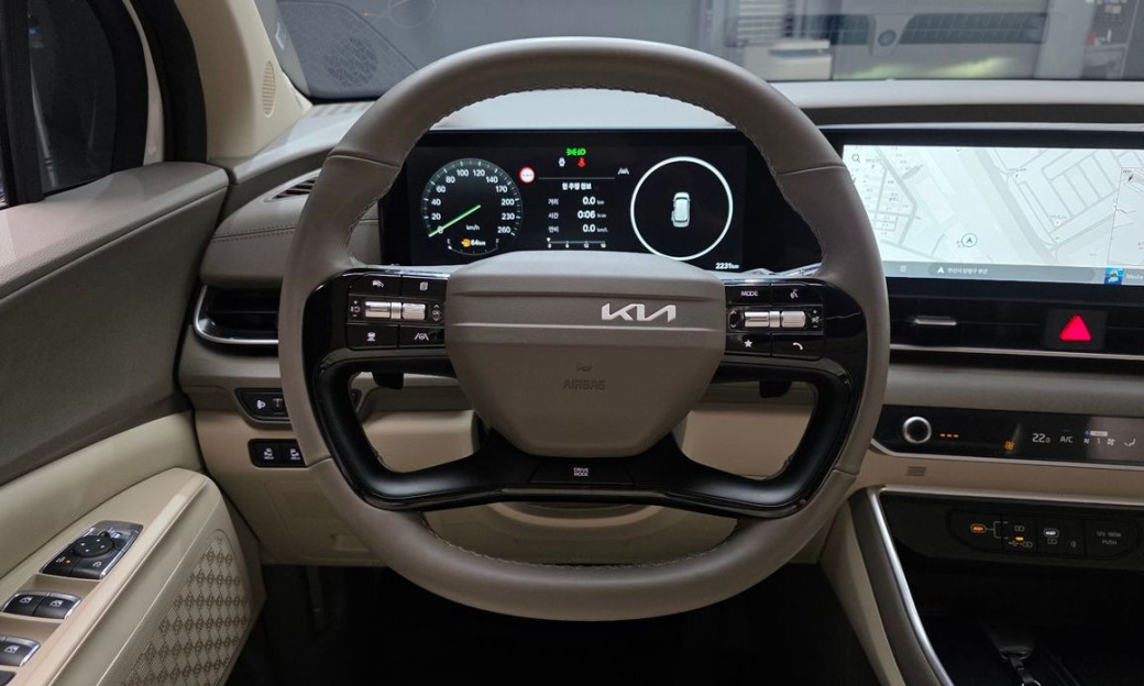 Kia Carnival 9-Seater Noblesse, 2025
