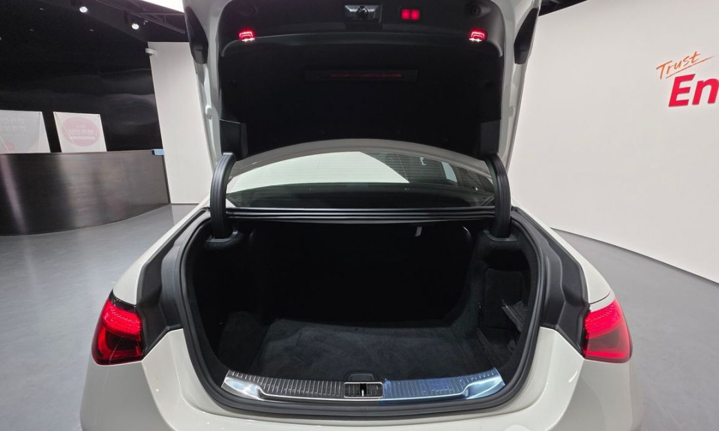 Mercedes-Benz S-Class S350 d, 2022