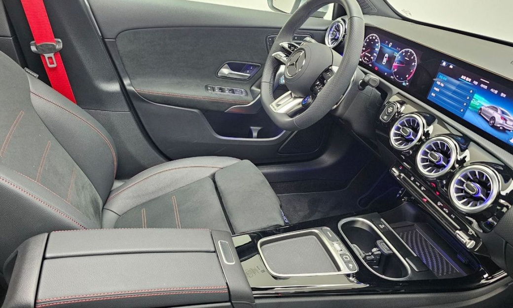 Mercedes-Benz A-Class AMG A35 4MATIC Sedan, 2025