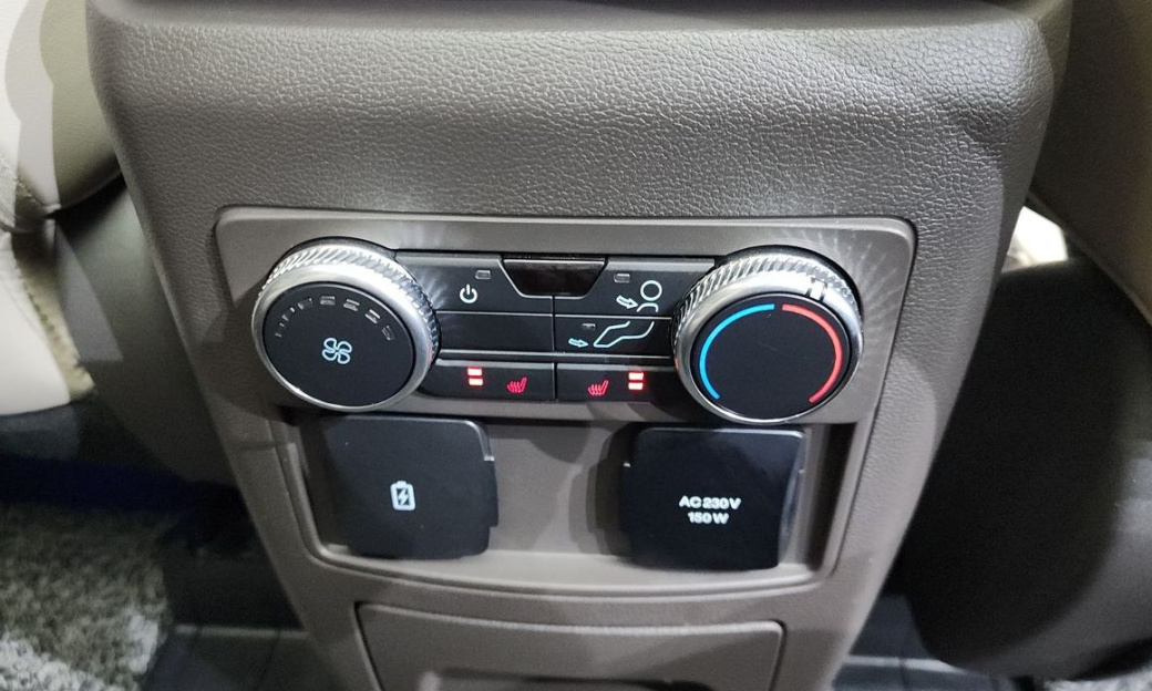 Ford Explorer 3.0 Platinum 4WD, 2022