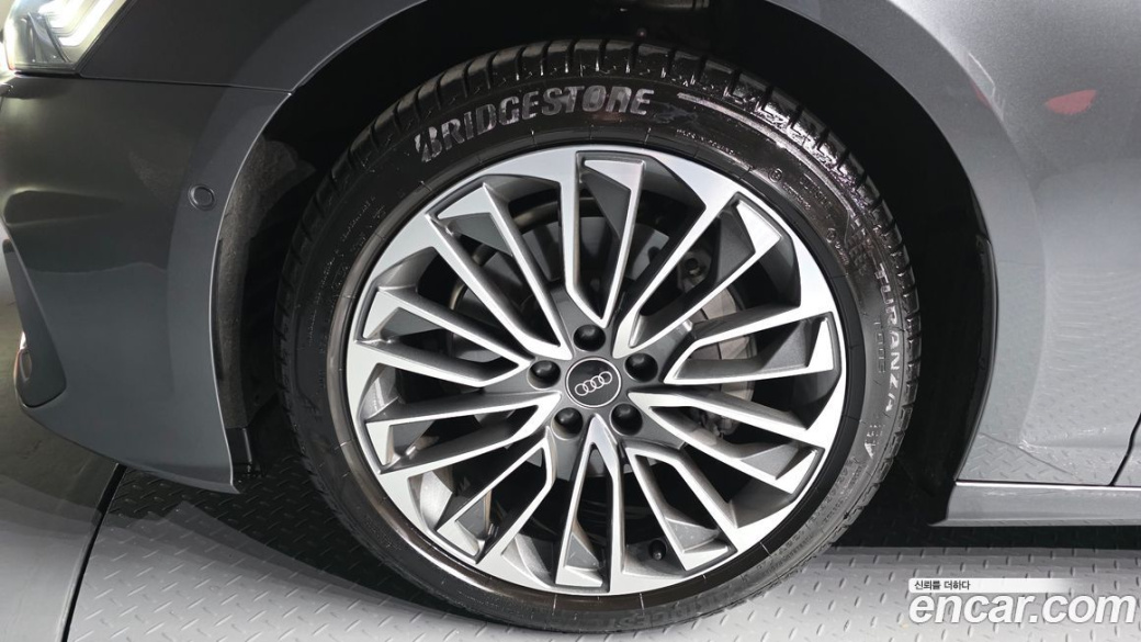 Audi A6 45 TFSI Quattro Premium, 2025