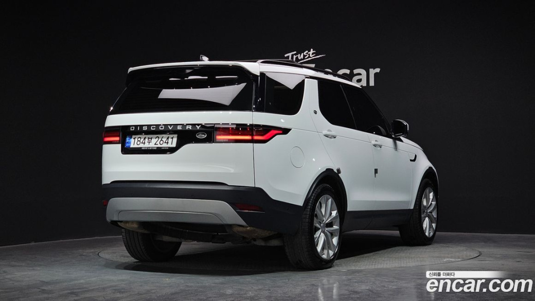 Land Rover Discovery 2.0 P300 SE, 2023