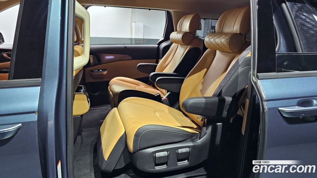Kia Carnival 7-Seater Signature, 2023