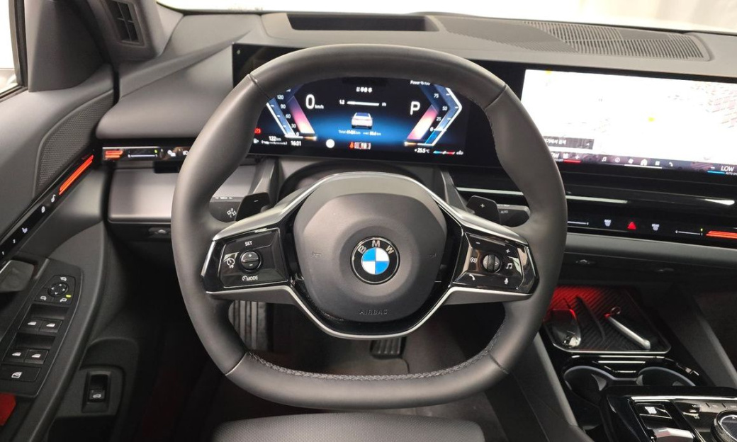 BMW 5-Series 520i, 2024