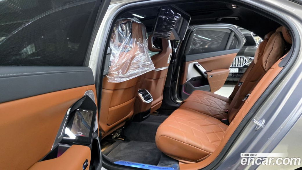 BMW 7-Series 740i xDrive M Sport, 2025