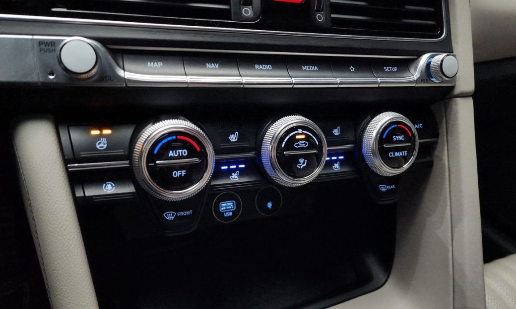 Genesis G70 Gasoline 2.0T 2WD, 2022