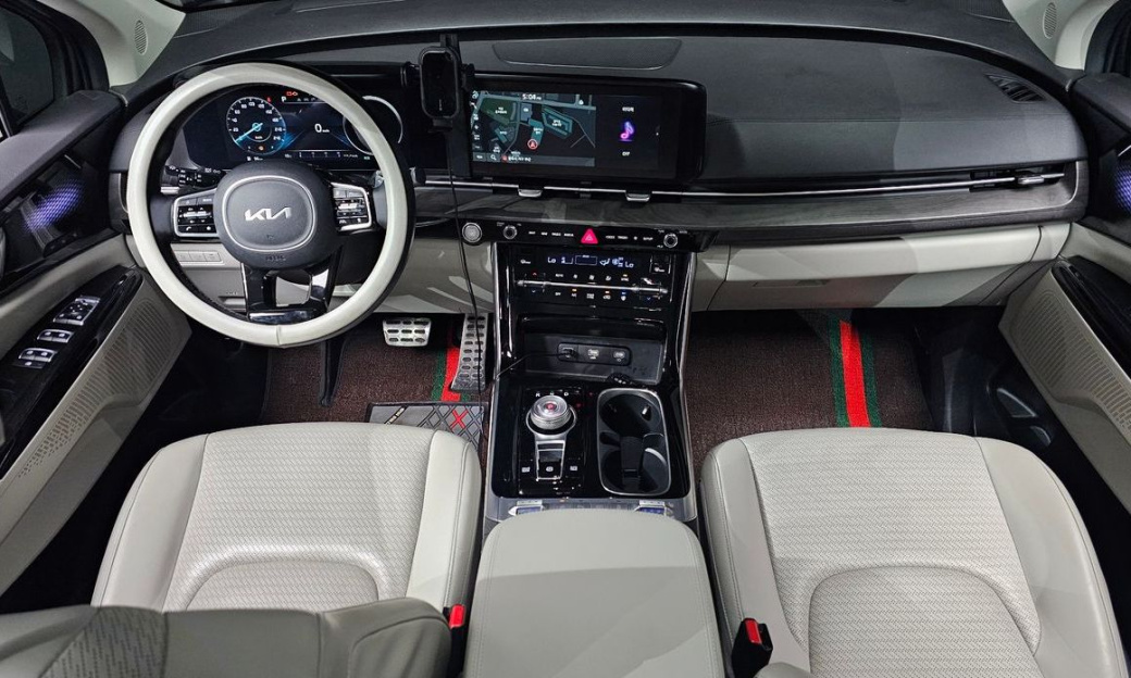 Kia Carnival 9-Seater Signature, 2023