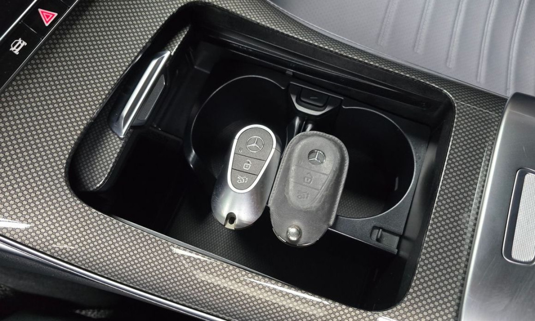 Mercedes-Benz C-Class C300 4MATIC AMG Line, 2024