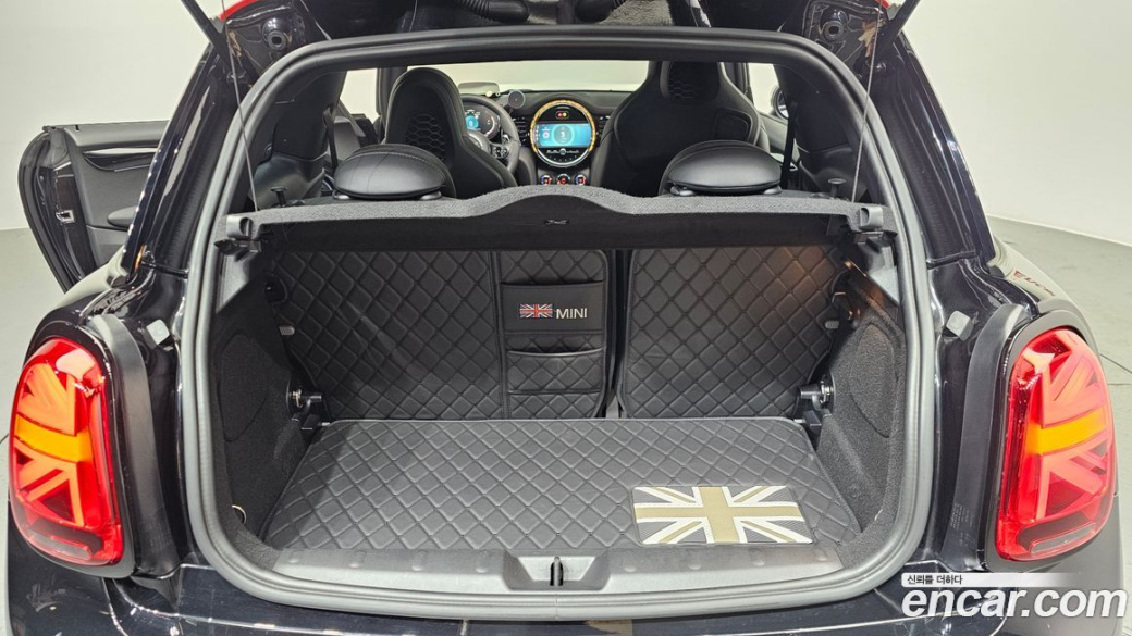 Mini Cooper JCW, 2023