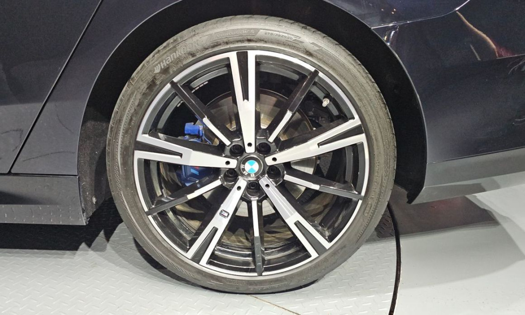 BMW 5-Series 530i xDrive M Sport, 2025