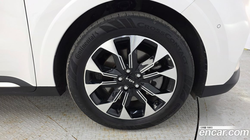 Kia Carnival 9-Seater Signature, 2023