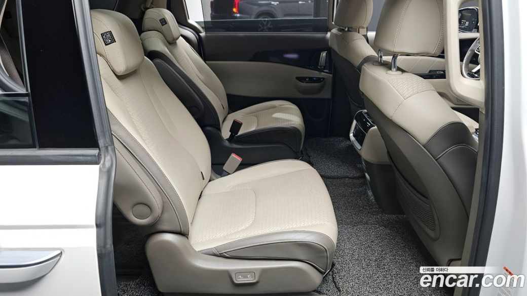 Kia Carnival 9-Seater Signature, 2022