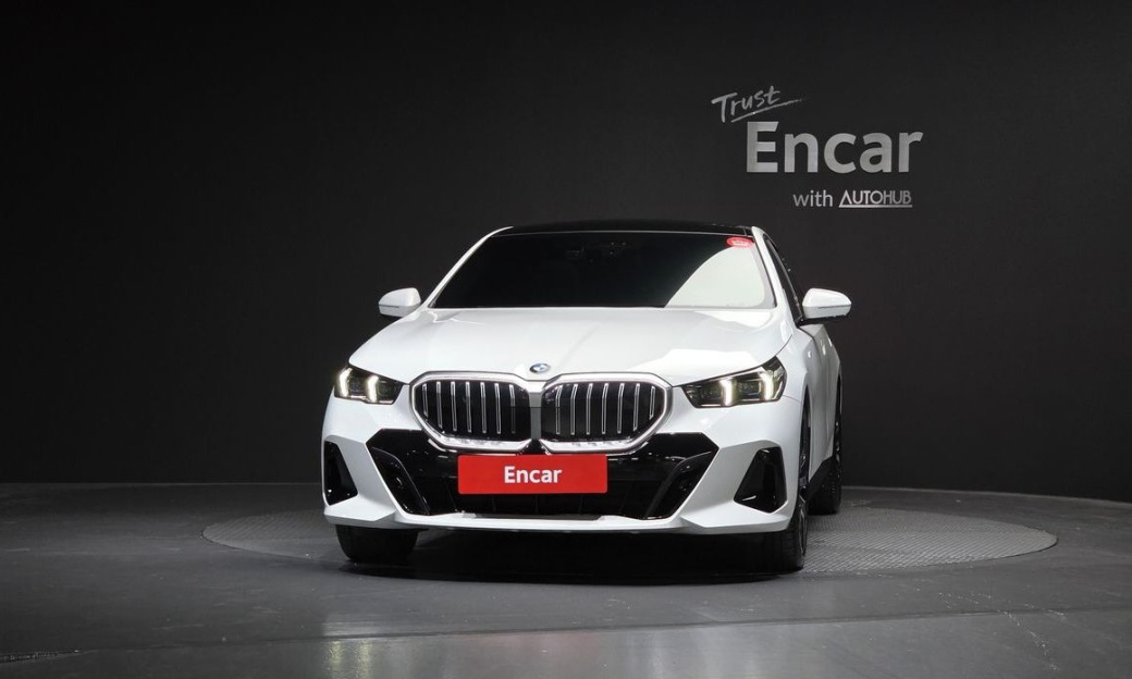 BMW 5-Series 530i xDrive M Sport, 2025