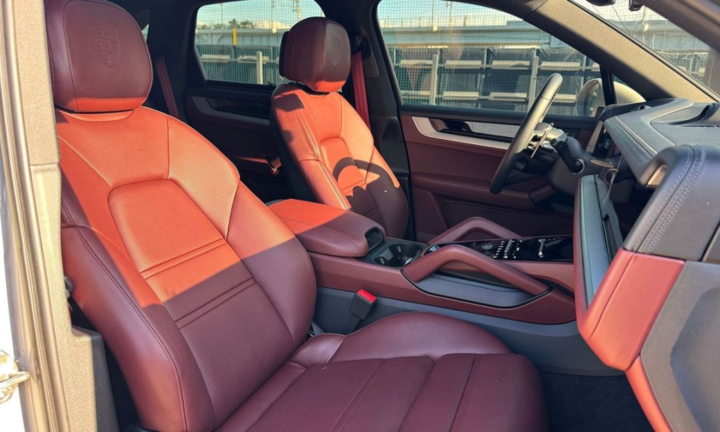 Porsche Cayenne 3.0, 2024