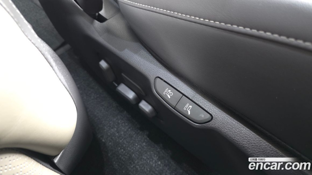 Kia Carnival 7-Seater Signature, 2024