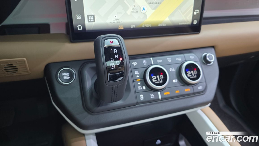 Land Rover Defender 110 P300 X-Dynamic SE, 2025