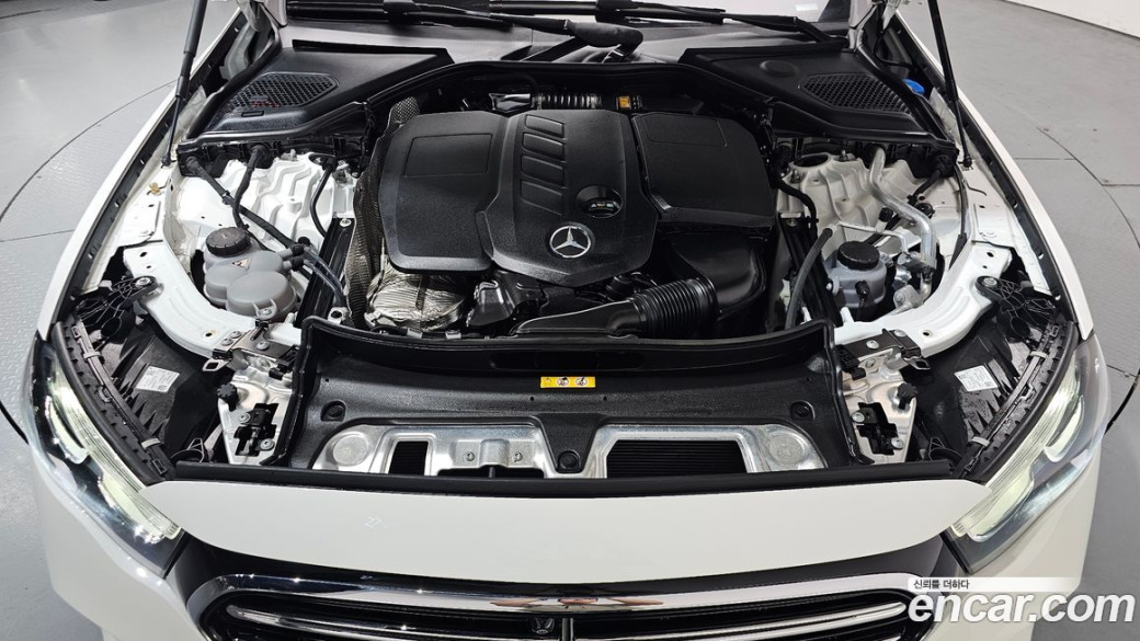 Mercedes-Benz E-Class E220d 4MATIC Exclusive, 2024