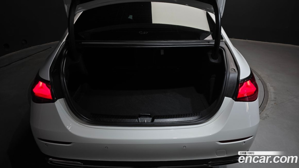 Mercedes-Benz E-Class E220d 4MATIC Exclusive, 2024