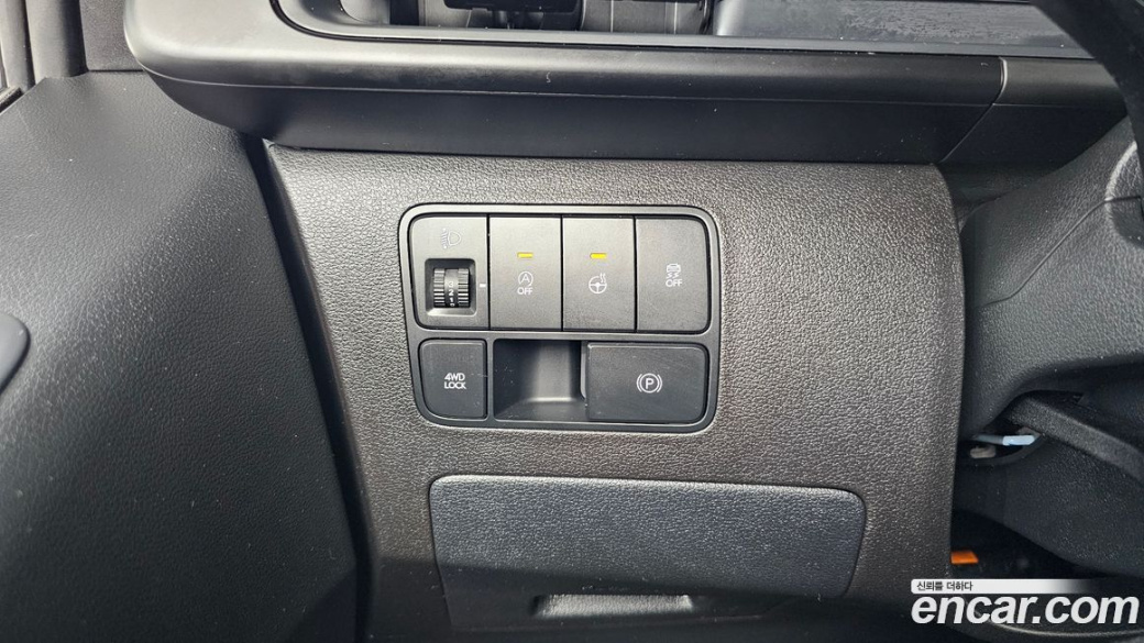 Hyundai Staria 4WD Tourer 9-Seater, 2023