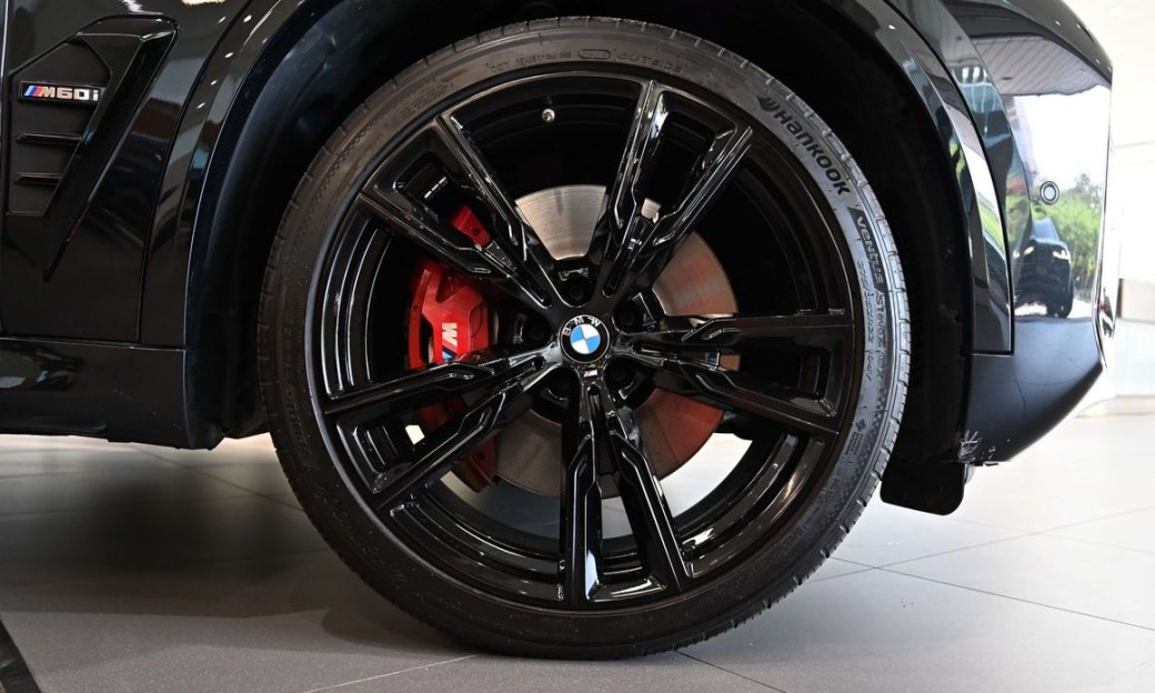 BMW X5 M60i, 2024