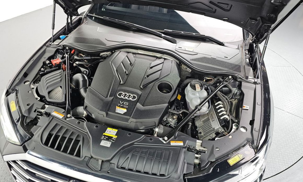 Audi A8 55 TFSI Quattro LWB, 2021