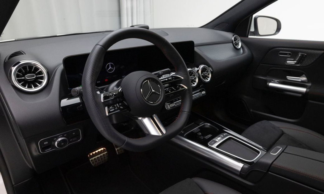 Mercedes-Benz GLA-Class GLA250 4MATIC, 2025
