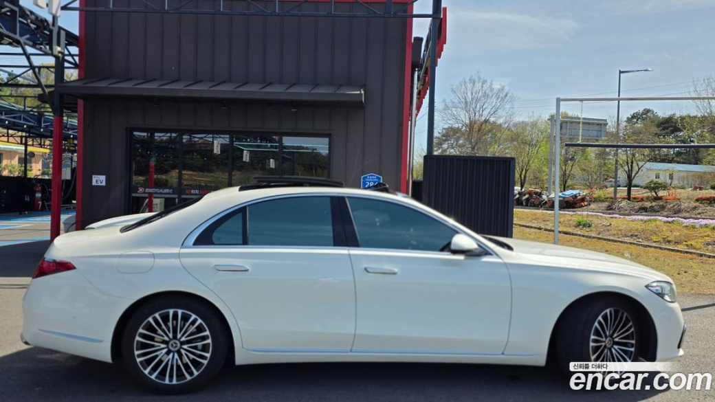 Mercedes-Benz S-Class S350 d, 2022
