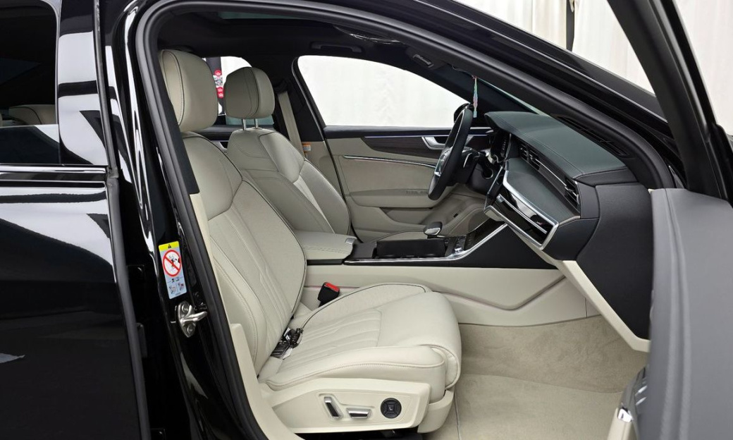 Audi A6 45 TFSI Premium, 2025