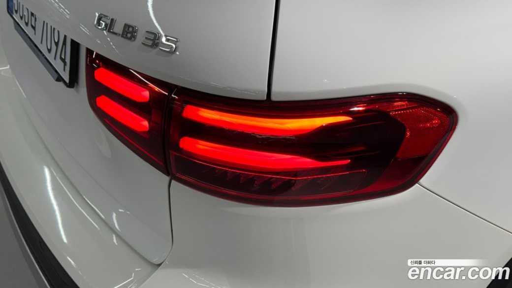 Mercedes-Benz GLB-Class AMG GLB35 4MATIC, 2025