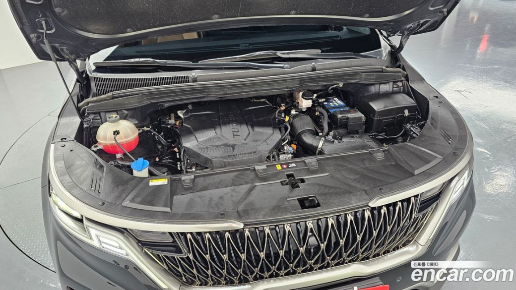 Kia Carnival 7-Seater Signature, 2023