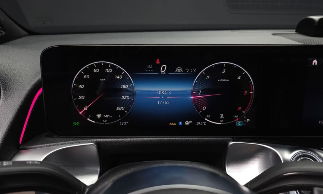 Mercedes-Benz GLB-Class GLB200 d, 2024