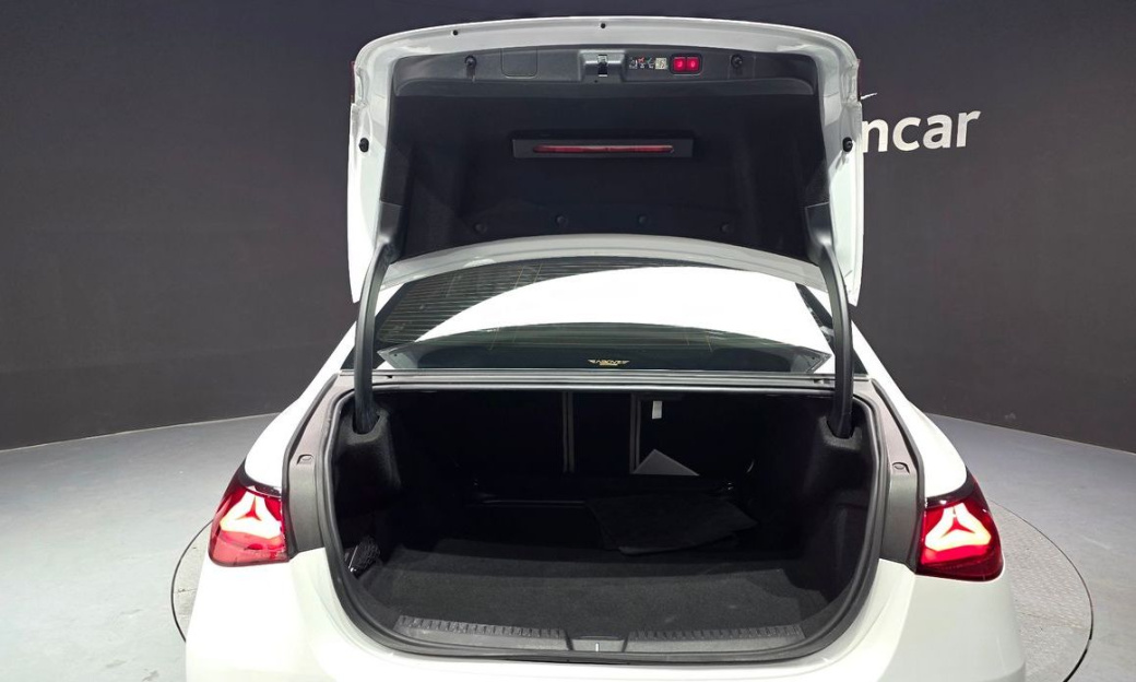 Mercedes-Benz E-Class E300 4MATIC Exclusive, 2024