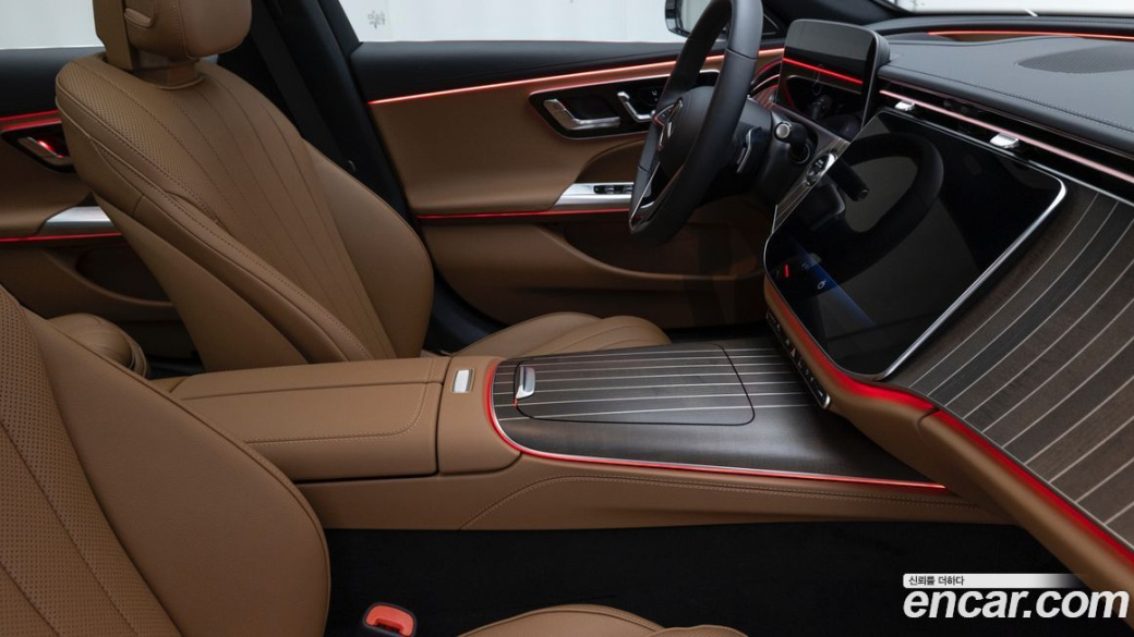 Mercedes-Benz E-Class E300 4MATIC Exclusive, 2026