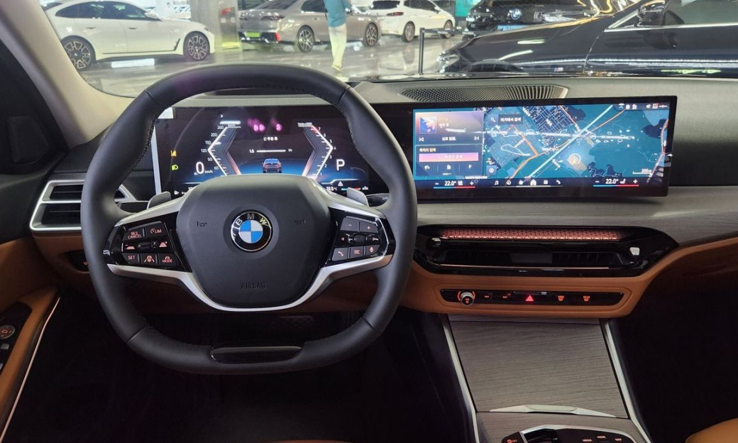 BMW 3-Series 320i, 2025