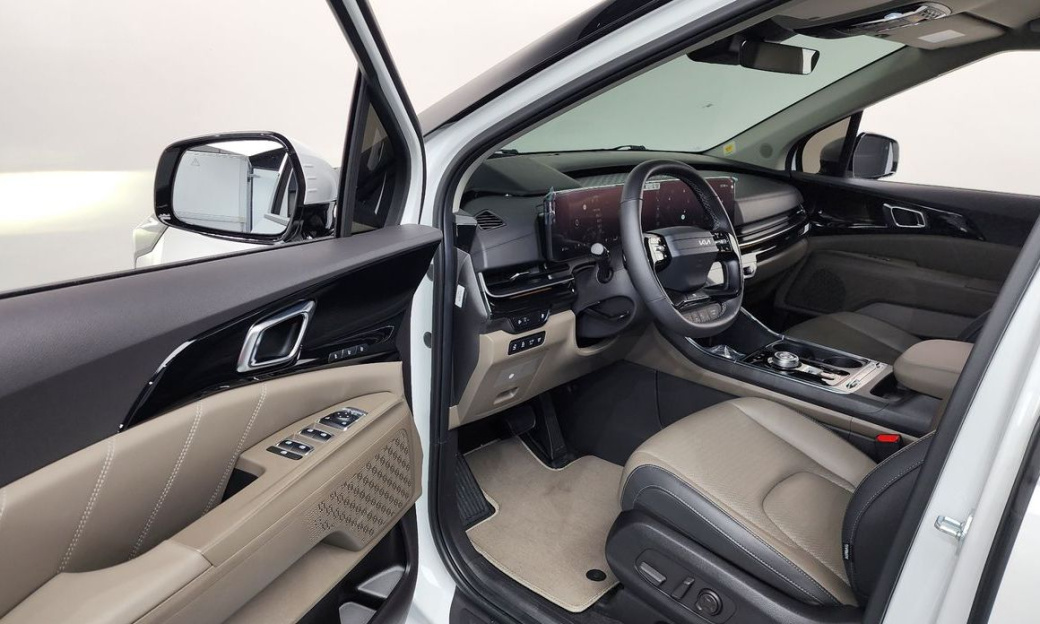Kia Carnival 9-Seater Signature, 2025