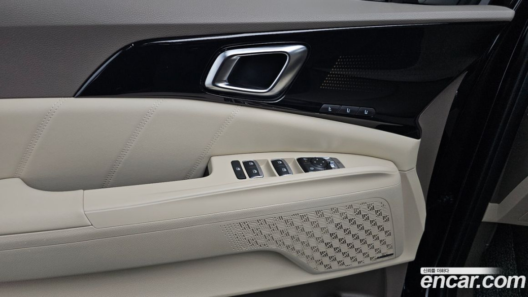 Kia Carnival 7-Seater Gravity, 2025