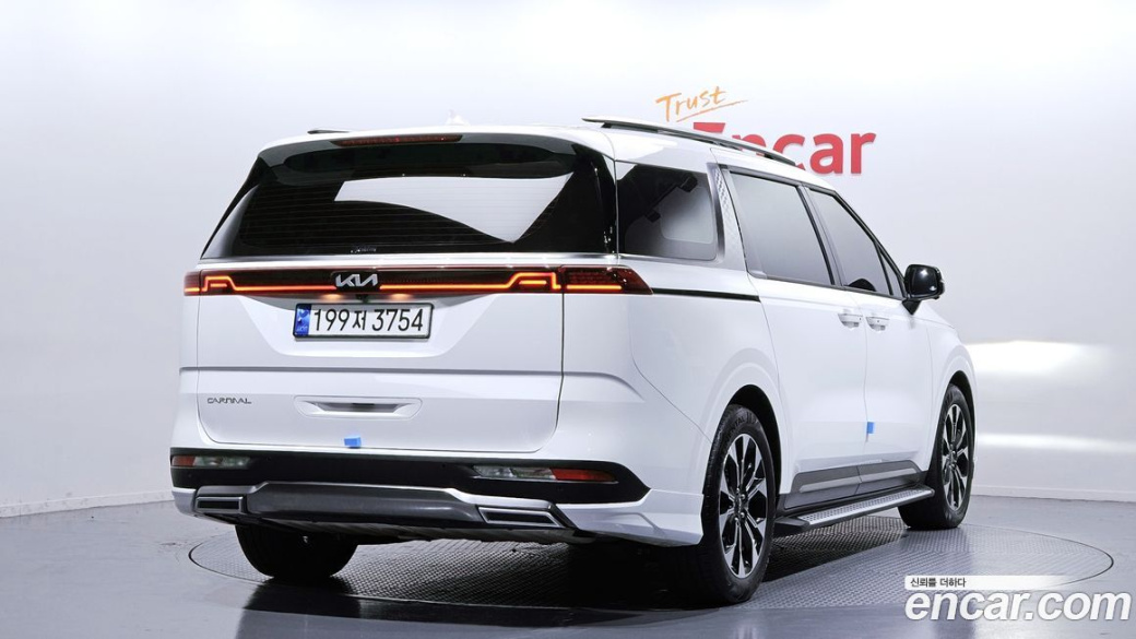 Kia Carnival 7-Seater Signature, 2023