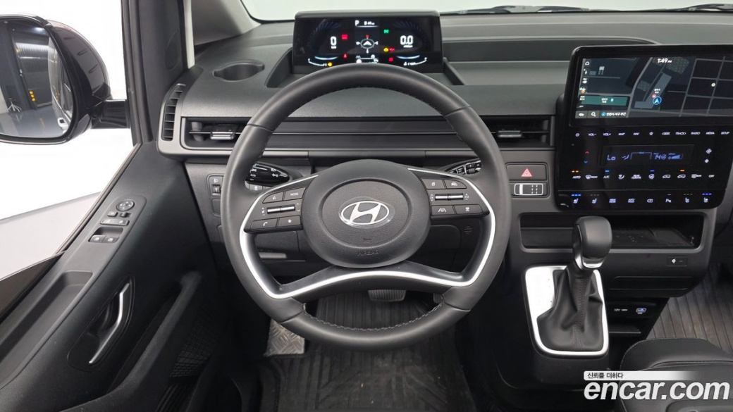 Hyundai Staria Tourer 9-Seater, 2025