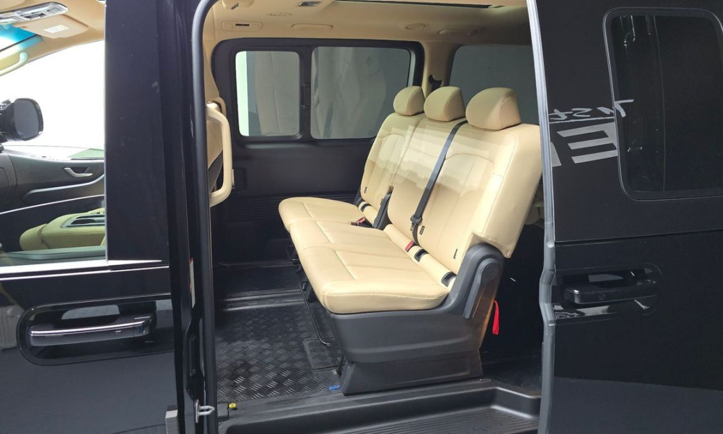 Hyundai Staria Tourer 9-Seater, 2023