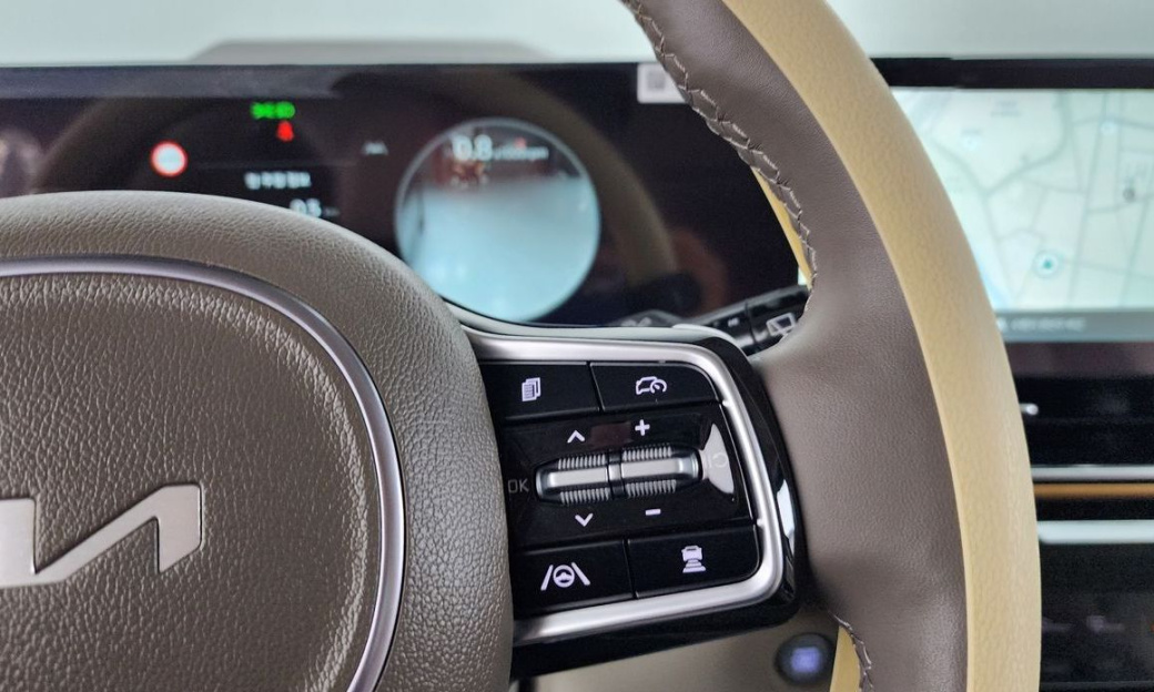 Kia Carnival 7-Seater Signature, 2025