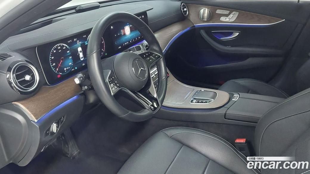 Mercedes-Benz E-Class E220d 4MATIC Exclusive, 2022
