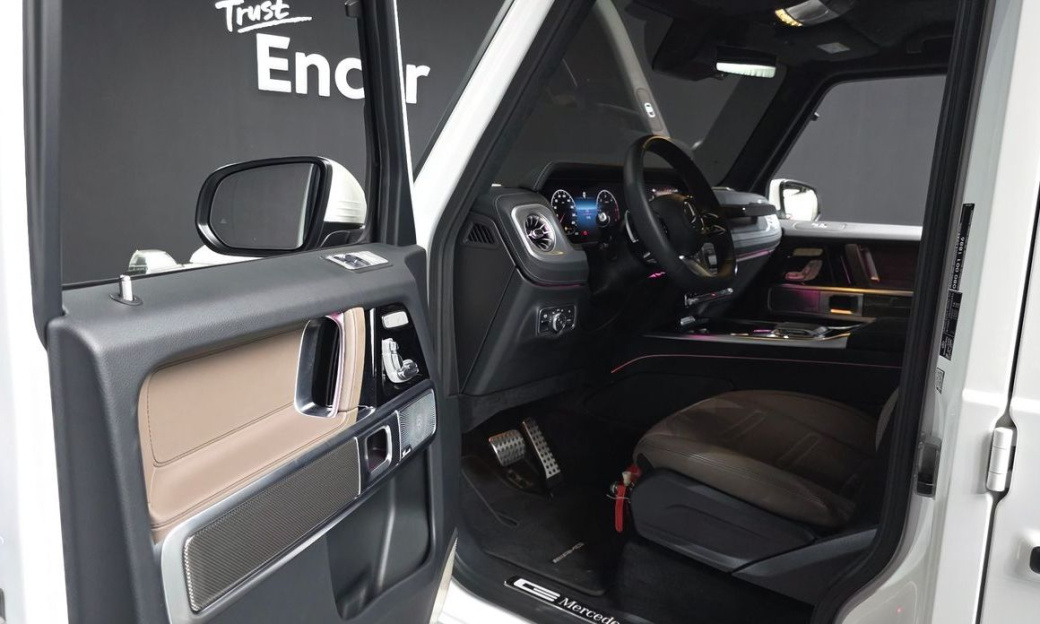 Mercedes-Benz G-Class G450d, 2025
