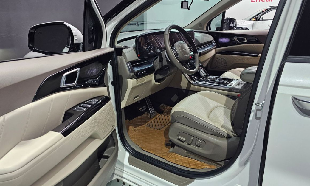 Kia Carnival 9-Seater Hi-Limousine, 2022