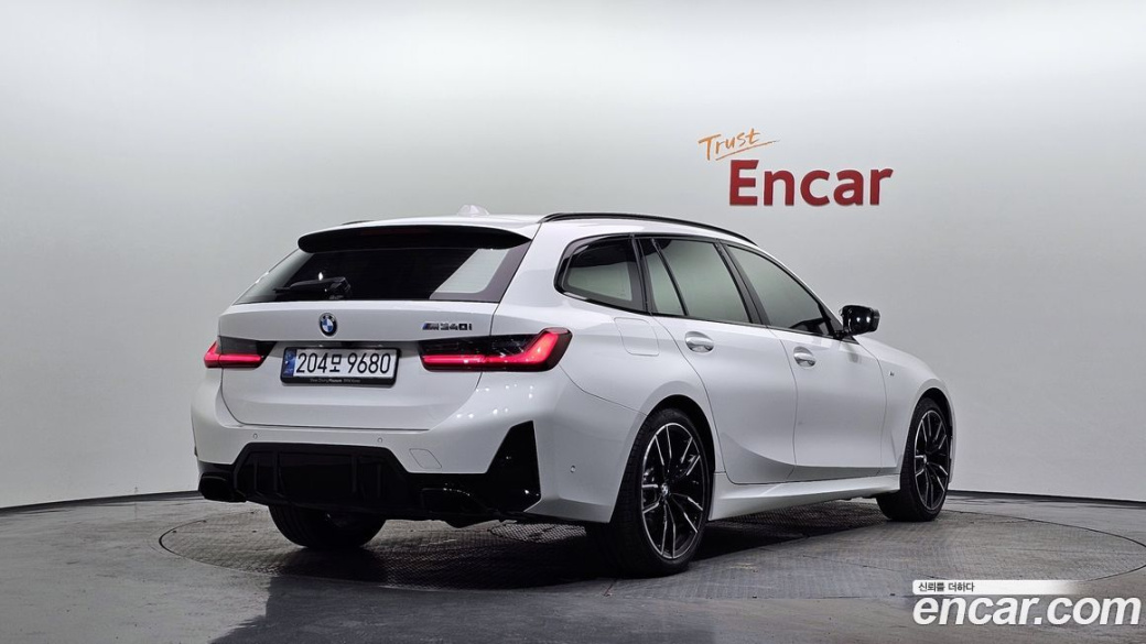 BMW 3-Series M340i xDrive Touring Pro, 2024